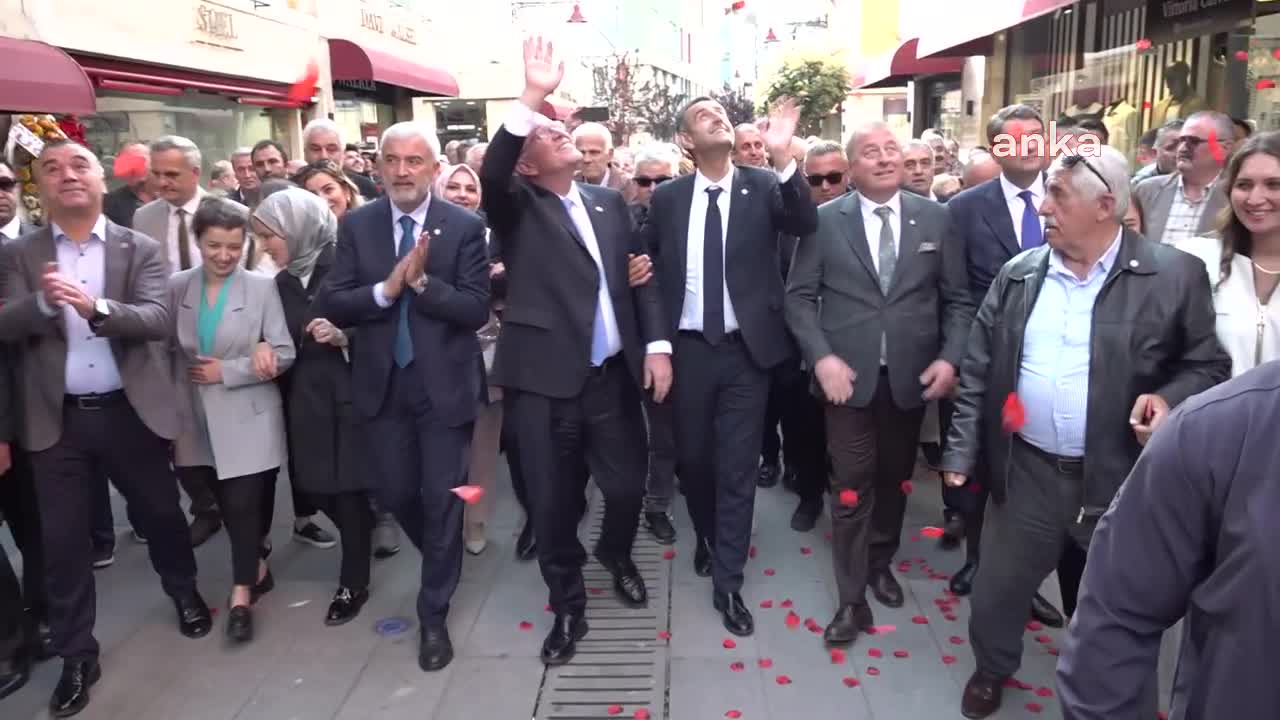 İYİ Parti Genel Başkanı Müsavat Dervişoğlu, il gezilerine devam ediyor