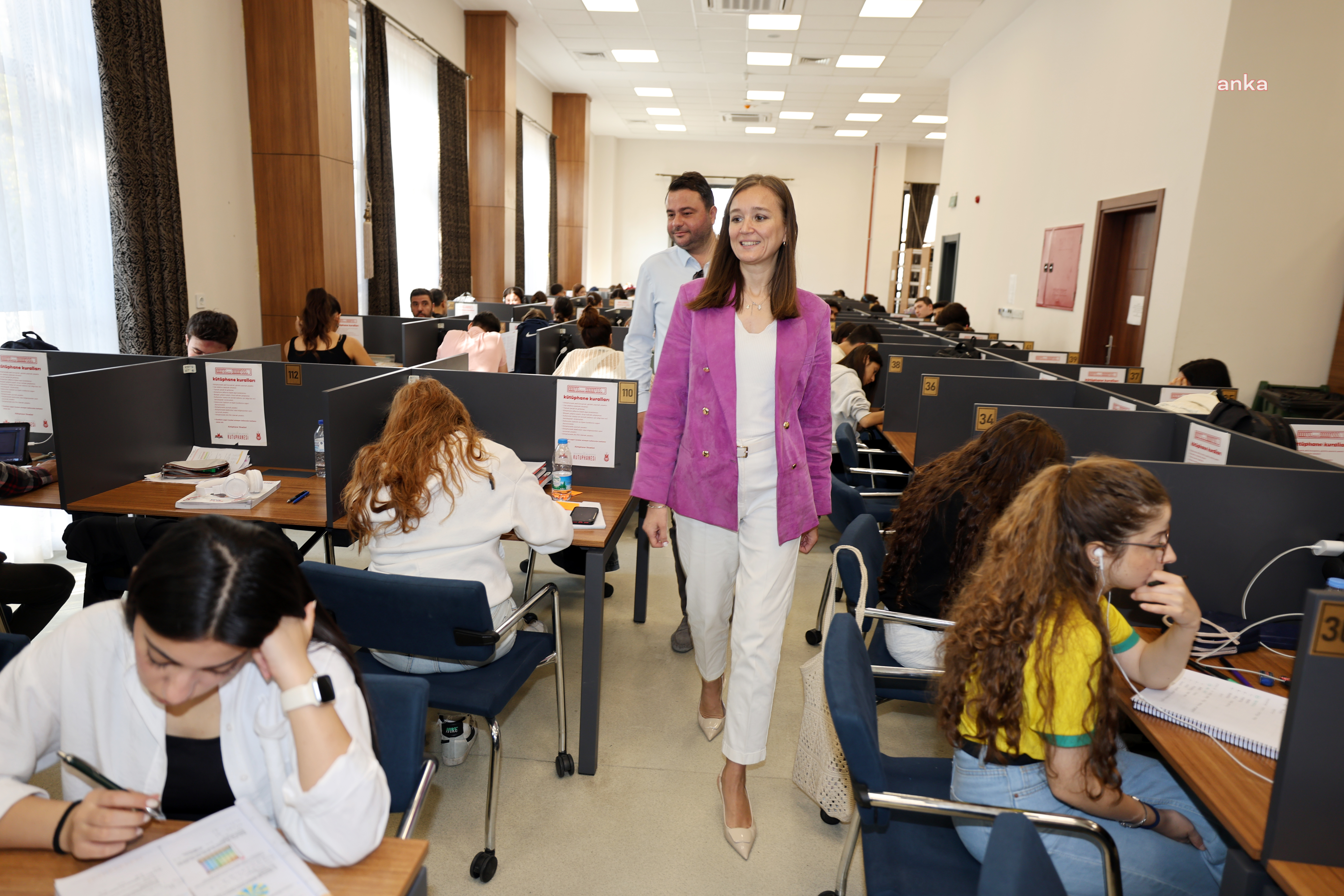 Şehzadeler Belediyesi Kütüphanesi, 2024 yılında günlük ortalama bin kişiyi ağırladı
