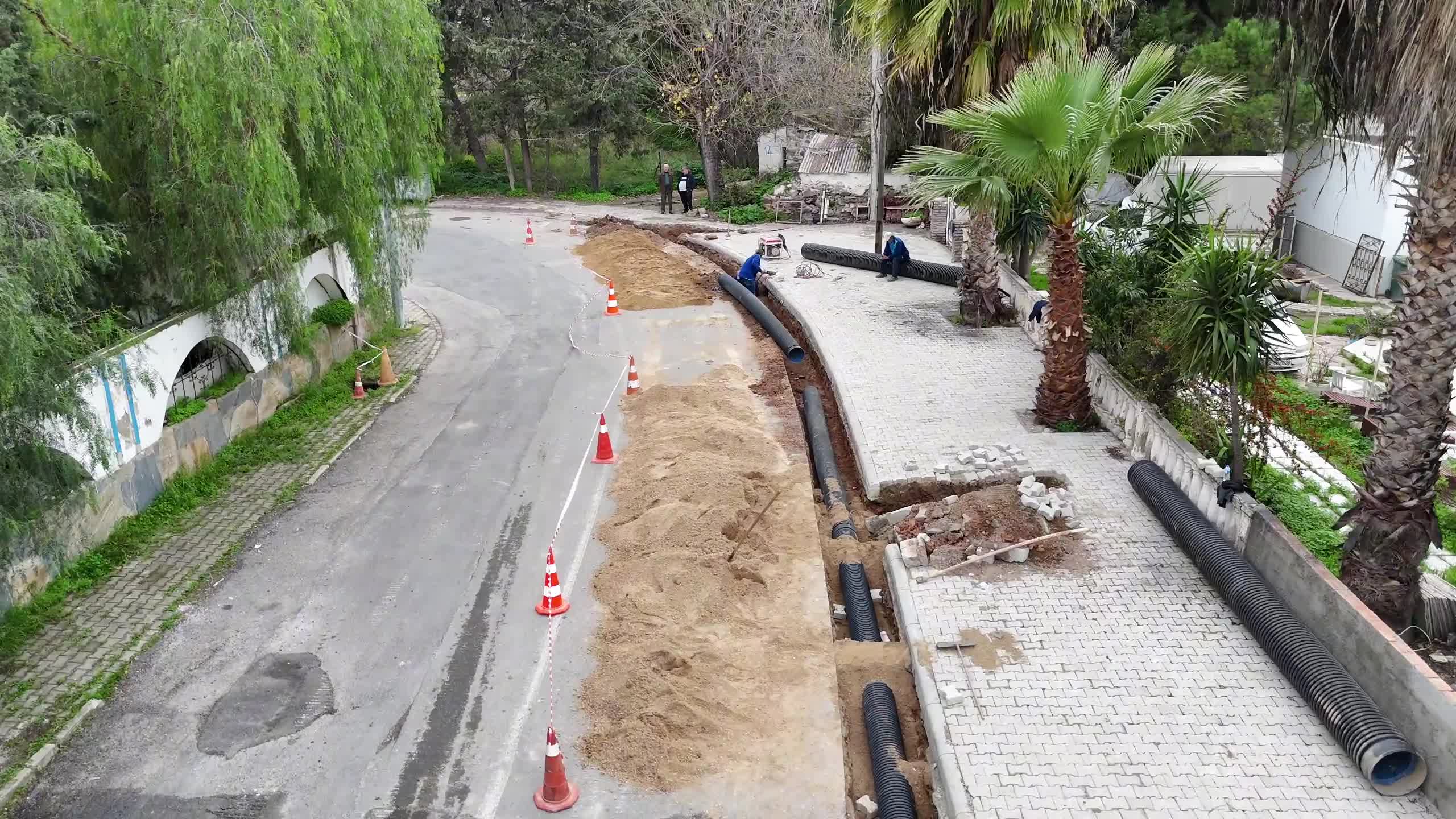 Bodrum Belediyesi, yağmur suyu hattı çalışmalarına devam ediyor