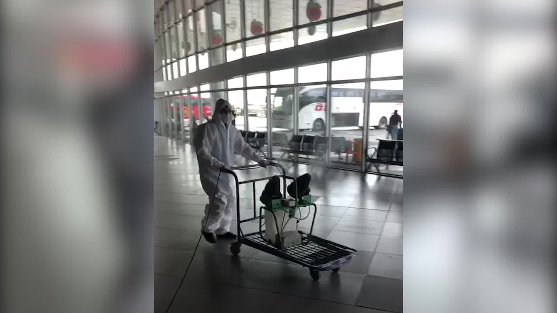 BİNLERCE YOLCUNUN UĞRAK NOKTASI MEŞOT DEZENFEKTE EDİLİYOR