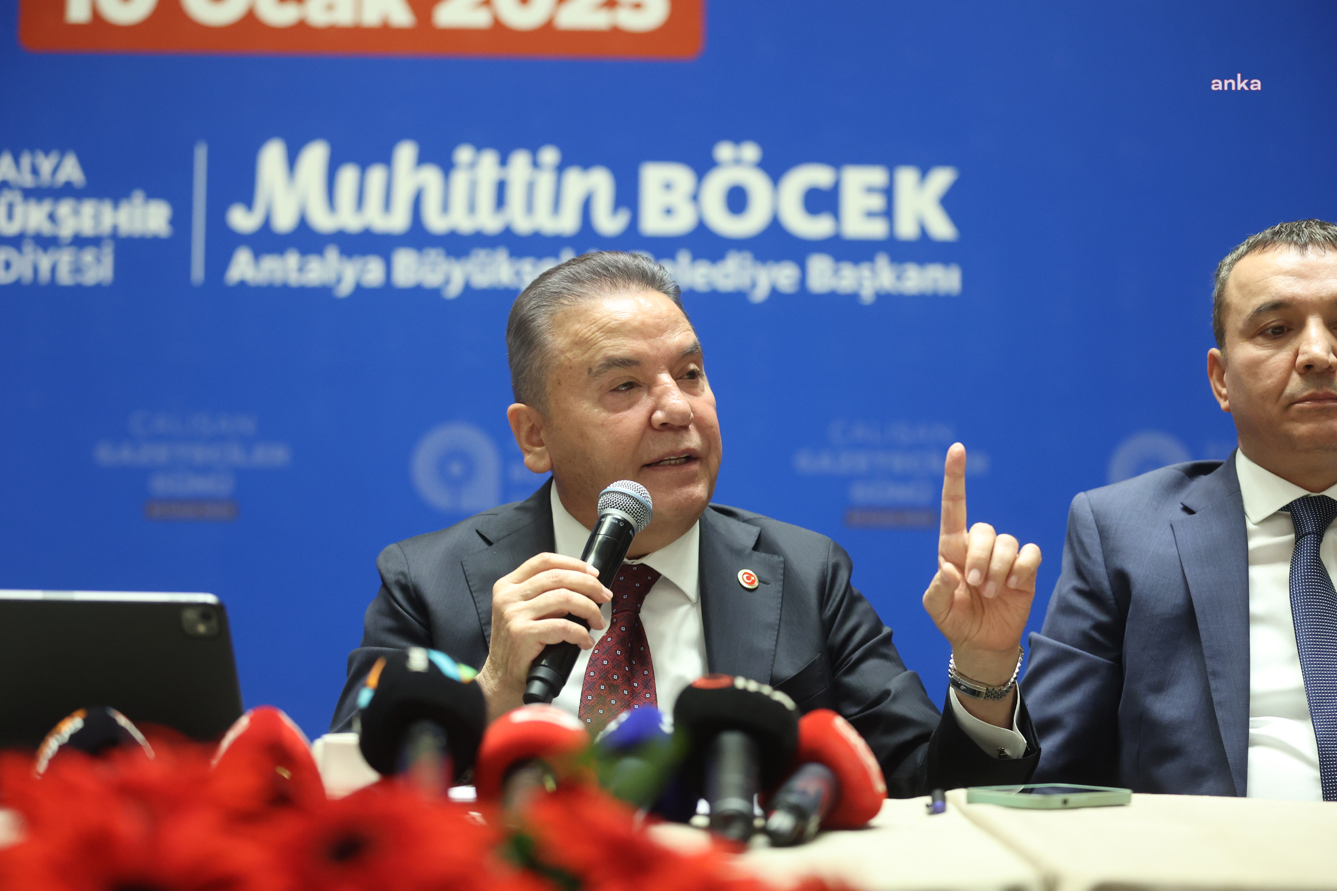 Antalya Büyükşehir Belediye Başkanı Böcek, Gazeteciler Günü’nde basın mensuplarıyla buluştu