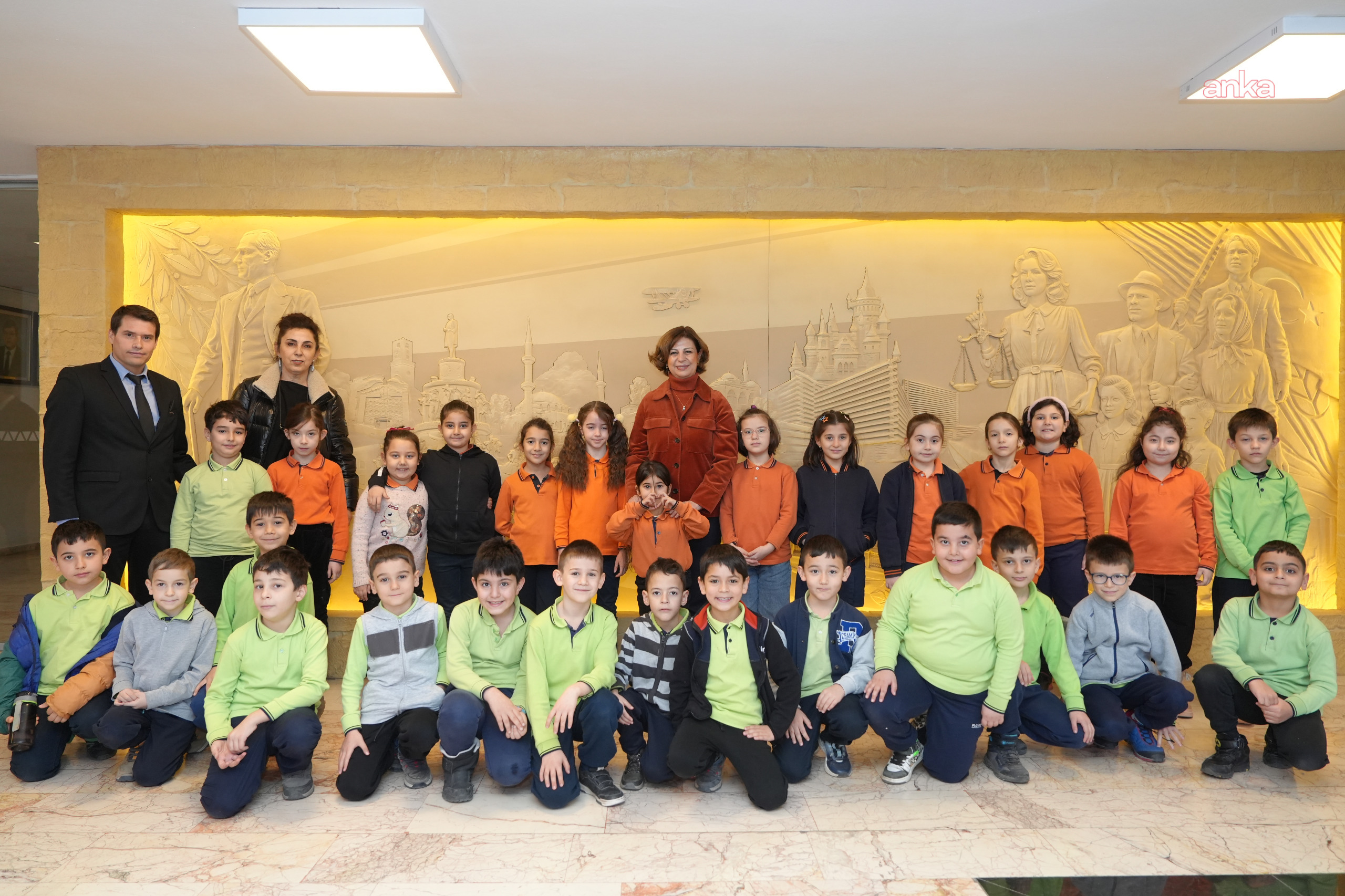 Eskişehir Büyükşehir Belediye Başkanı Ünlüce, ilkokul öğrencilerini ağırladı