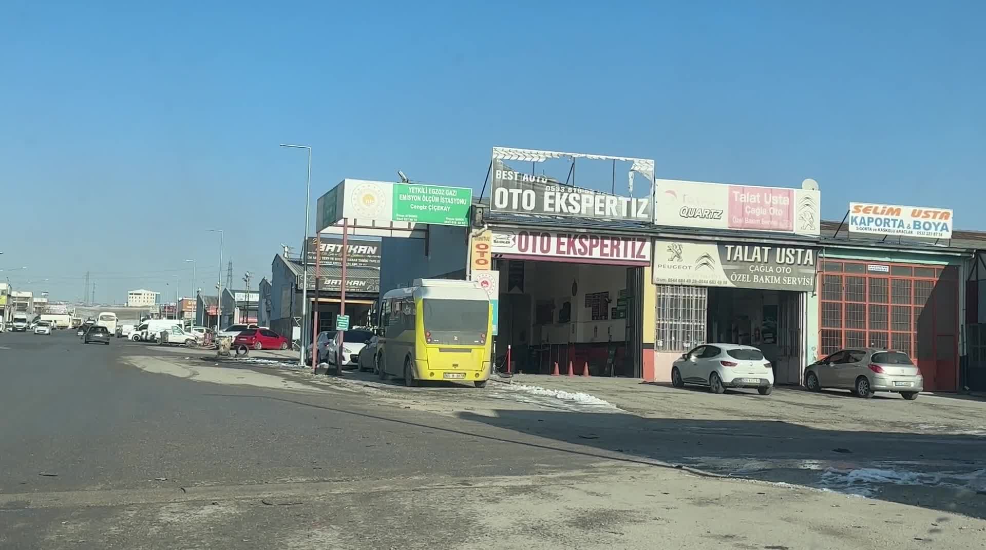 Van oto sanayi sitesi esnafı, işlerinin azalmasından dertli: "Arabası bozulan evinin önüne atıyor kalıyor, sanayiciler sinek avlıyor"