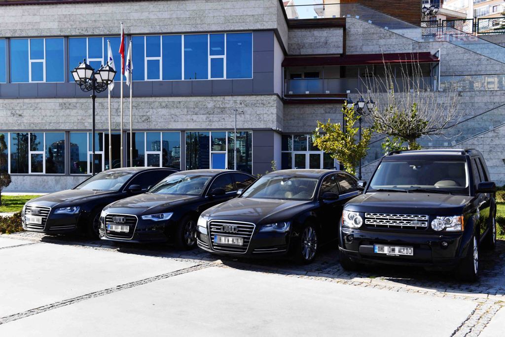 ABB İSRAFLA MÜCADELE KAPSAMINDA GEÇMİŞ DÖNEMDE ALINAN MASRAFI YÜKSEK LÜKS ARAÇLARI SATIŞA ÇIKARIYOR