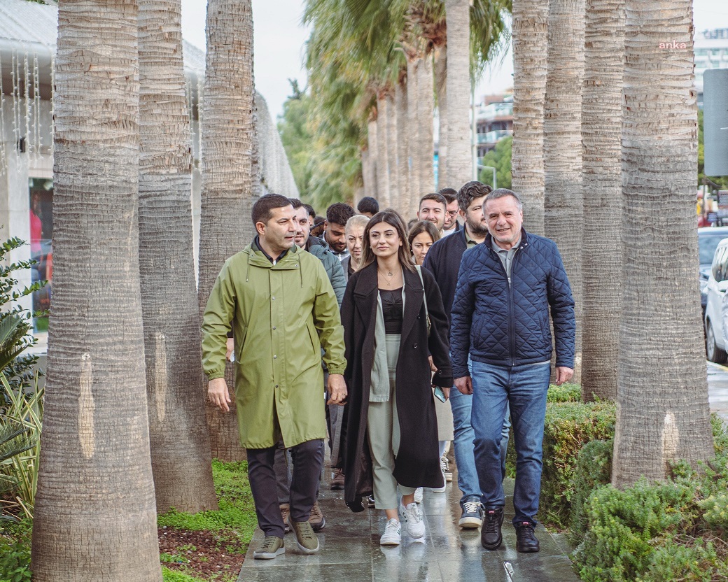 Kuşadası Belediye Başkanı Günel, CHP Gençlik Kolları tarafından düzenlenen toplantıya katıldı