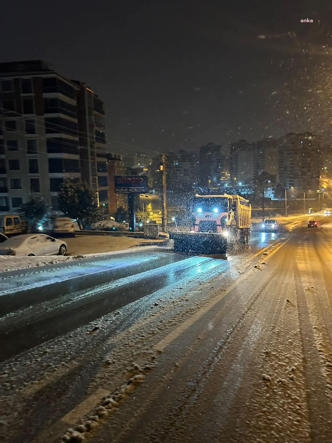 Edirne'de kar yağışı  nedeniyle okullara bir gün ara verildi