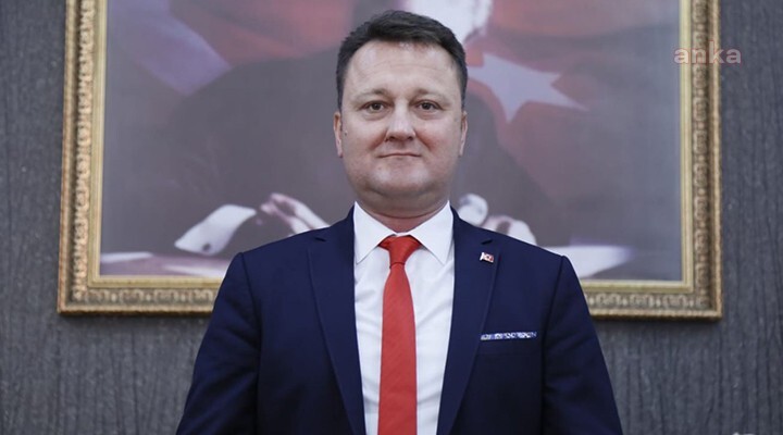 DİSİPLİNE SEVK EDİLEN MENEMEN BELEDİYE BAŞKANI CHP'DEN İSTİFA ETTİ