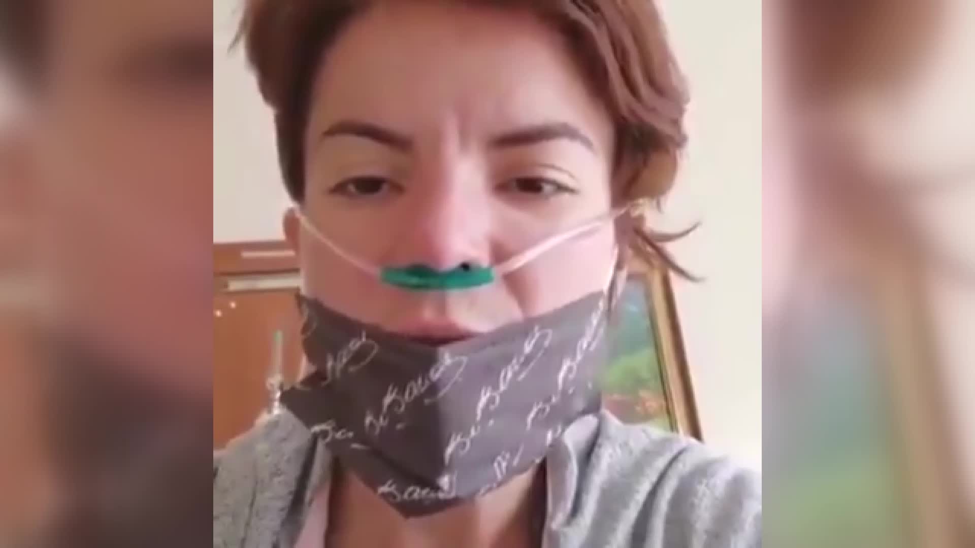 KORONAVİRÜS TEDAVİSİ GÖREN DOKTOR, HASTANE ODASINDAN ÇEKTİĞİ VİDEOYLA HERKESİ UYARDI: BU İŞİN ŞAKASI YOK