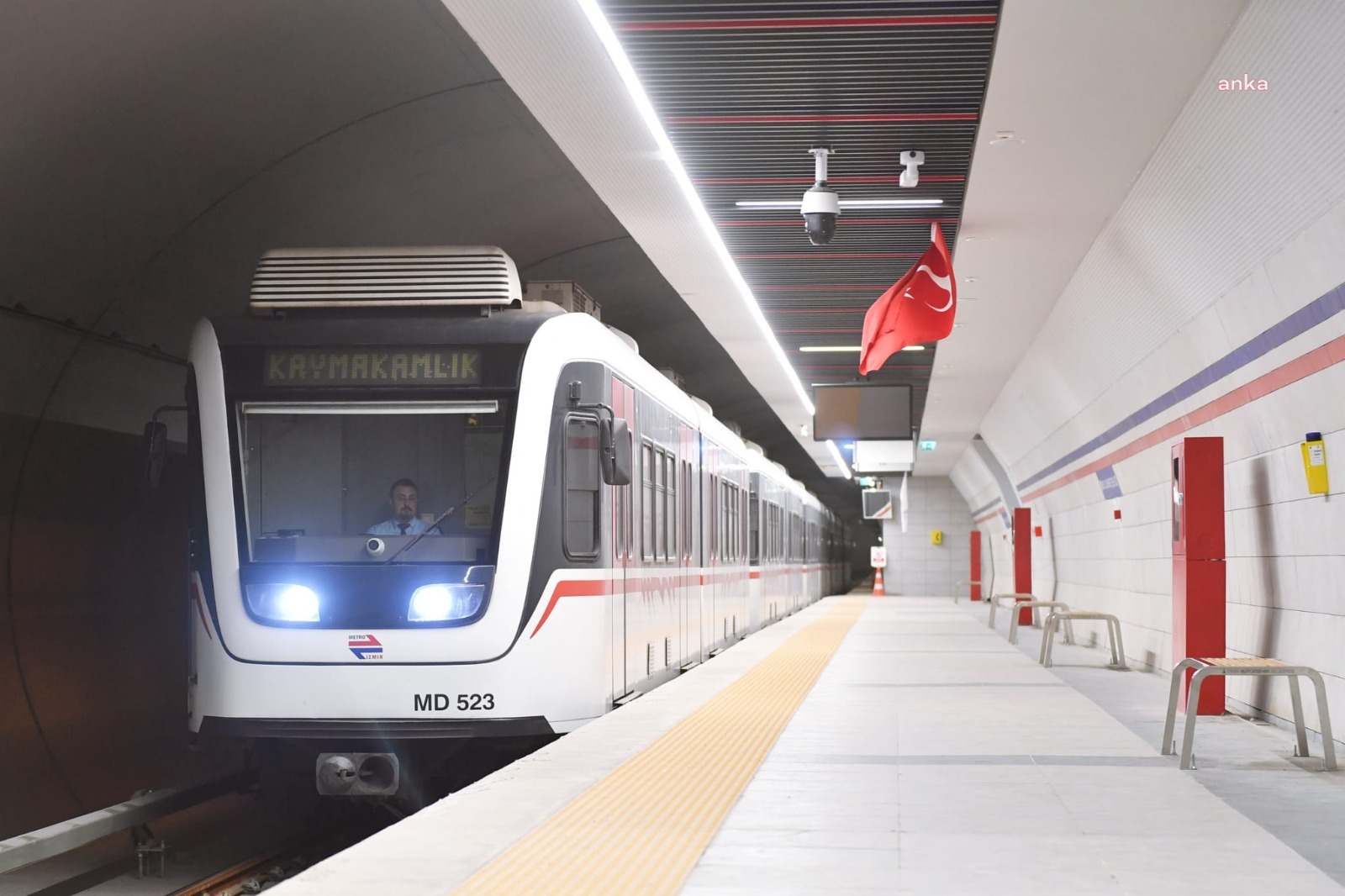 İzmir Metro’da Evka 3-Narlıdere arası pazar günleri kesintisiz ulaşım