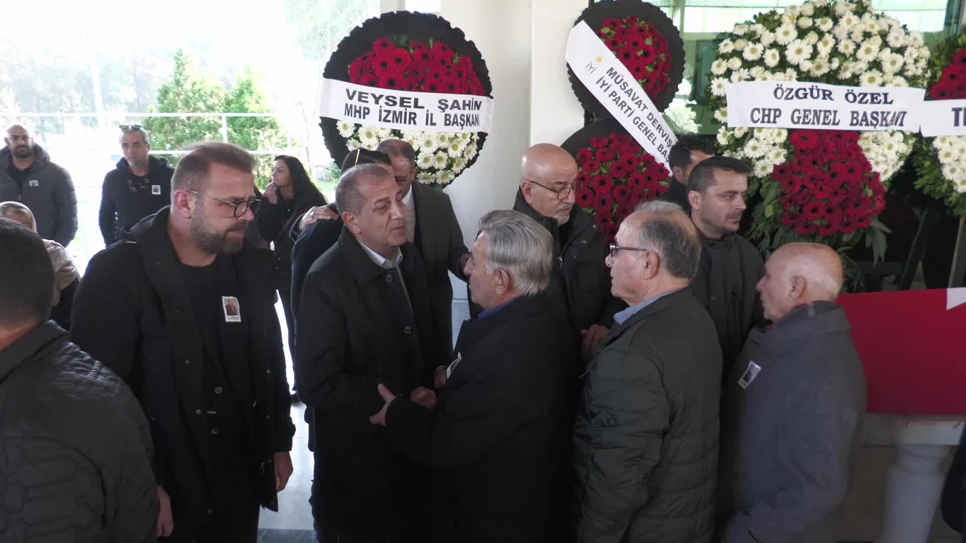 Eski İzmir Milletvekili Yusuf Kırkpınar son yolculuğuna uğurlandı