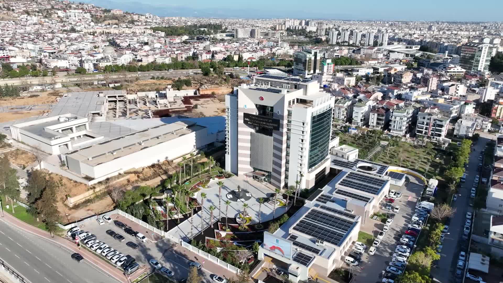 Antalya Büyükşehir Belediyesinin Güneş Enerjisi Santralleri ile yılda 42 milyon liralık enerji tasarrufu
