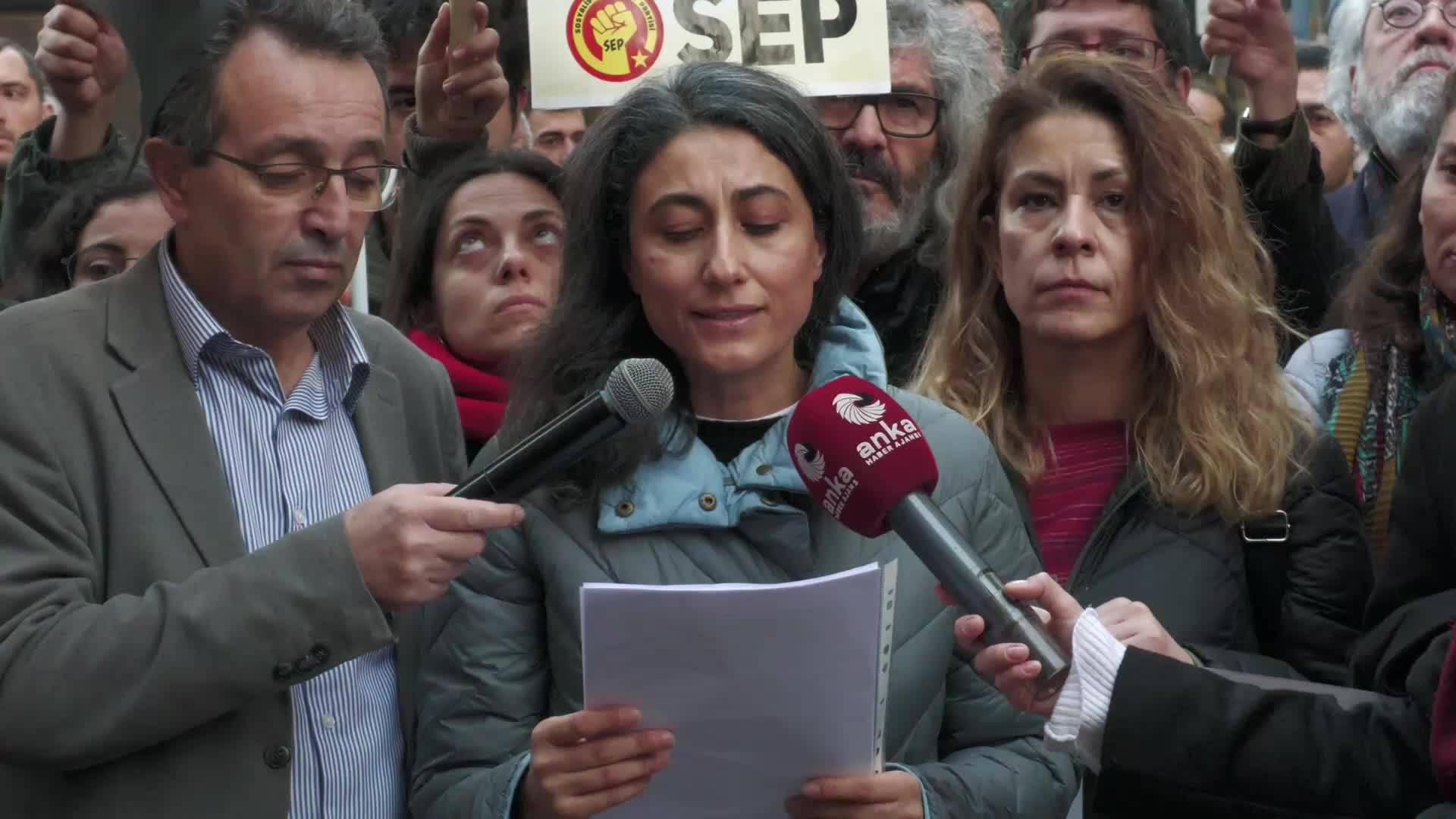 Hrant Dink katledilişinin 18. yılında İzmir’de anıldı: “Hrant’ı düştüğü yerden kaldırın”