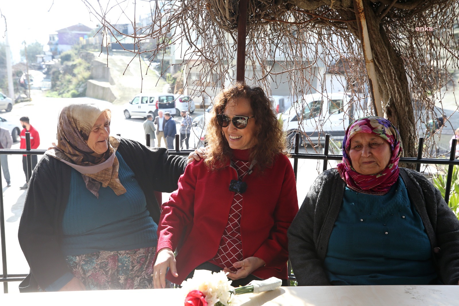 Karşıyaka'ya yeni futbol sahası ve oyun alanı