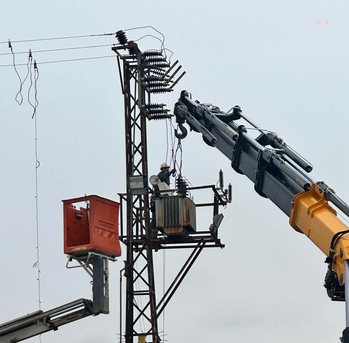 Dicle Elektrik, Siverek ve Artuklu’da kayıt dışı trafolara el koydu