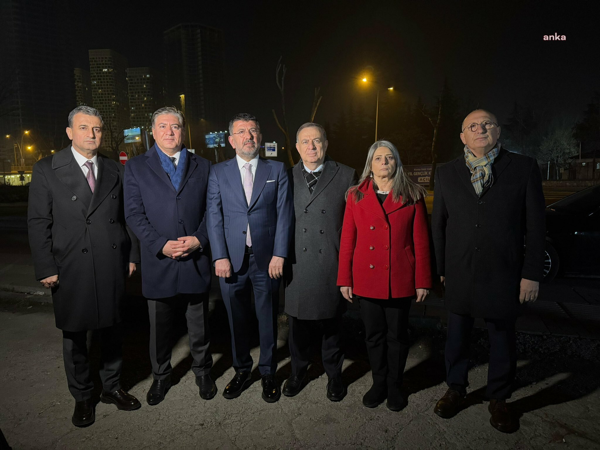CHP heyeti, gözaltına alınan gazeteci Serhan Asker'i ziyaret etti
