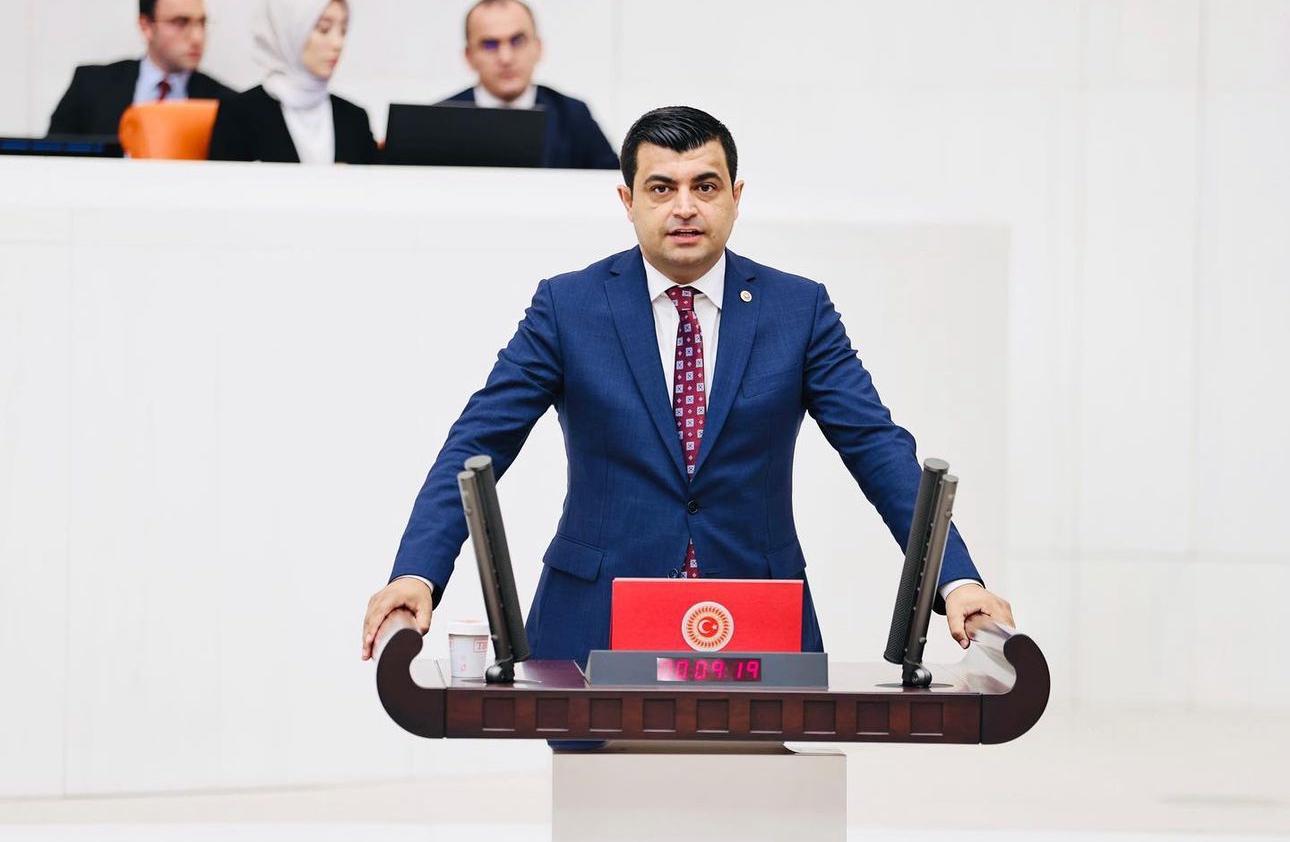 CHP'li Deniz Demir "gri pasaport skandalını" TBMM gündemine taşıdı