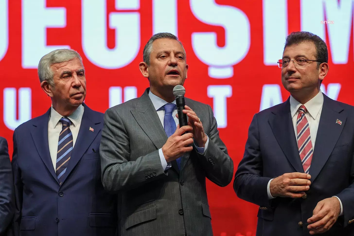 Deprem bölgesinde ikinci yıl panoraması: Acı,  öfke, umutsuzluk