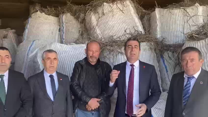 CHP’li Erhan Adem’in dinlediği patates üreticisi: “Kredi borçlarımızı ödeyemiyoruz. Biz ne yapalım, yapacağımız bir meslek yok ki. Biz çiftçi doğmuşuz”