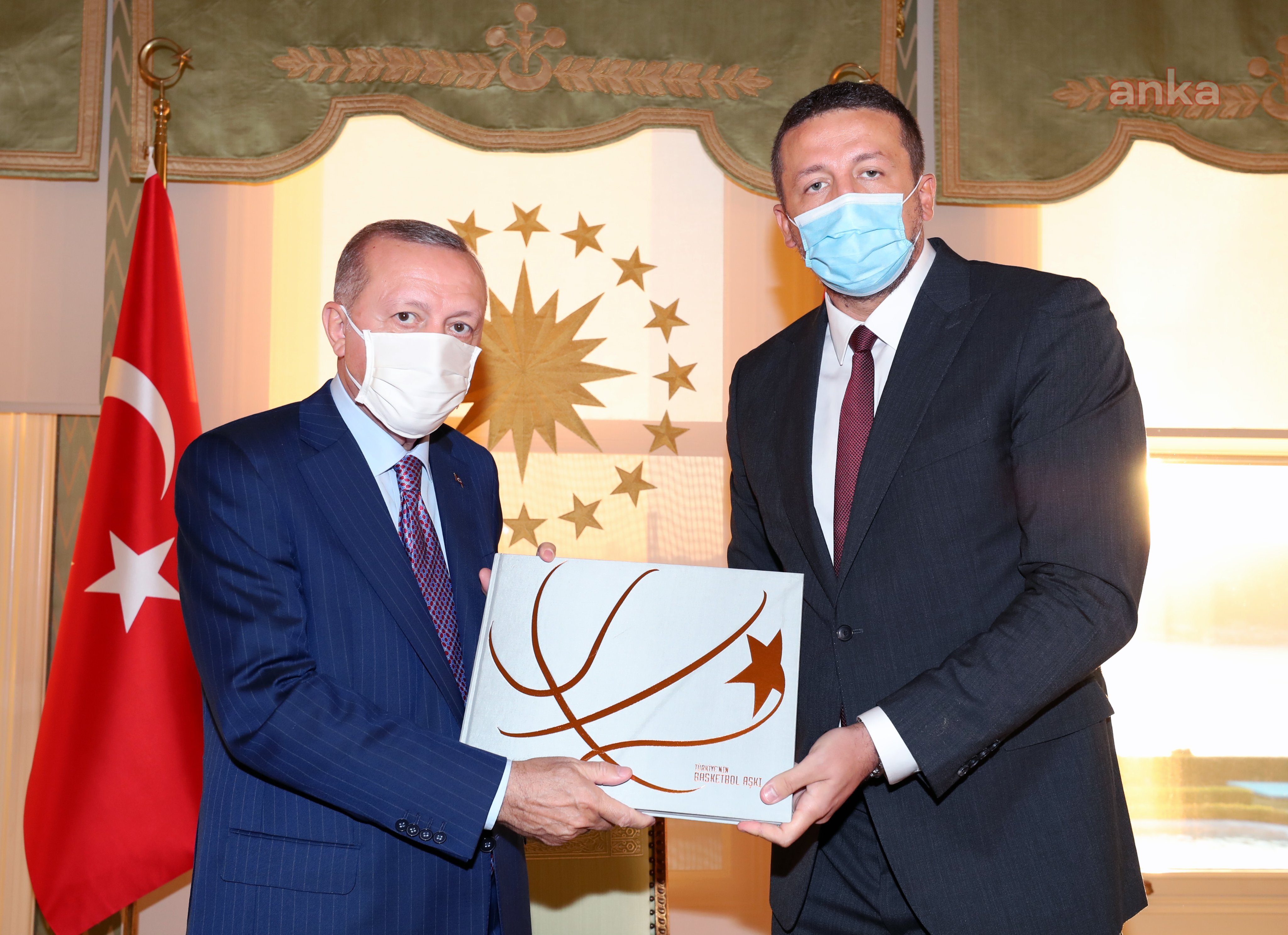 HİDAYET TÜRKOĞLU KORONAVİRÜSE YAKALANDI