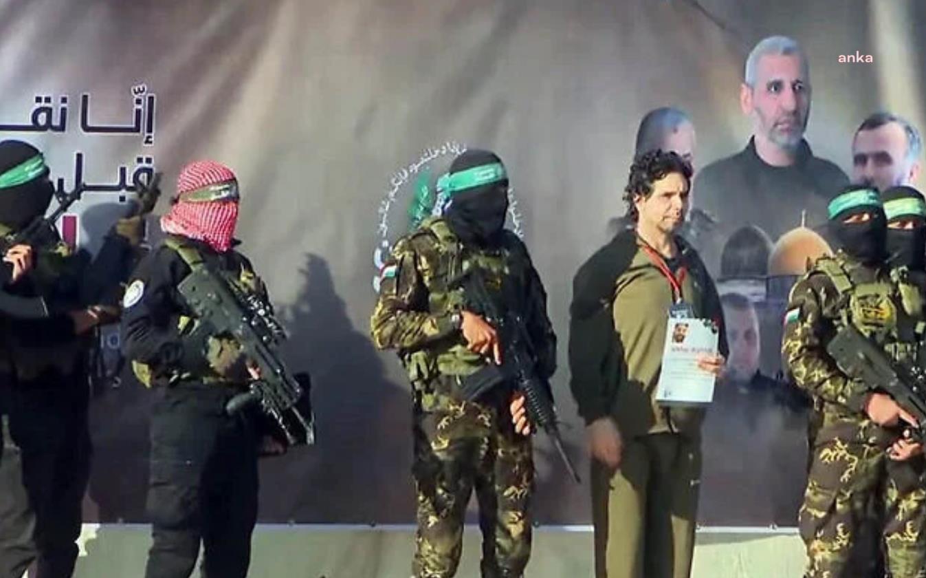 Gazze'de dördüncü rehine takası kapsamında iki İsrail vatandaşı Kızılhaç yetkililerine teslim edildi
