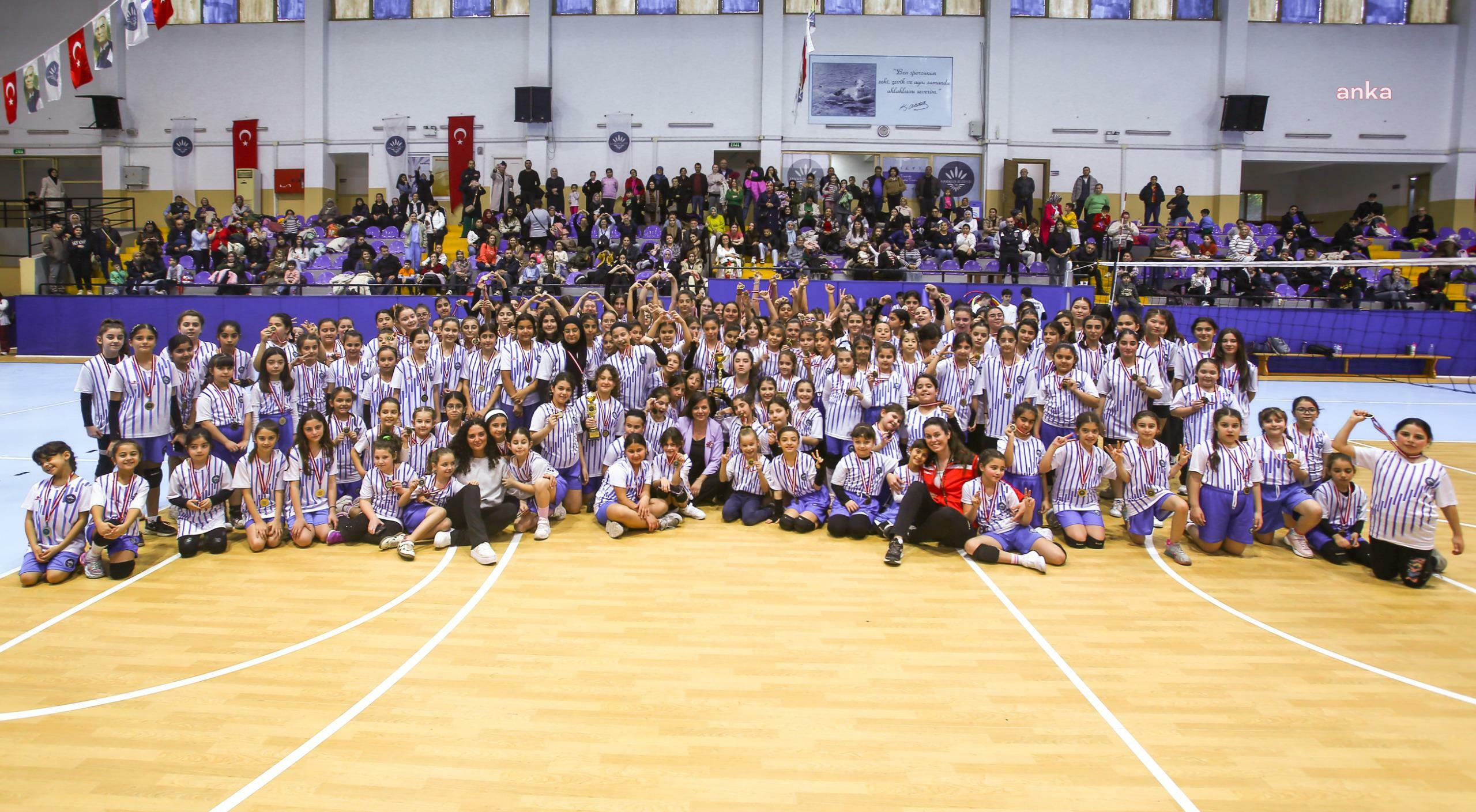 İzmir Karabağlar Belediyesi 850 spor okulu öğrencisiyle şenlik yaptı