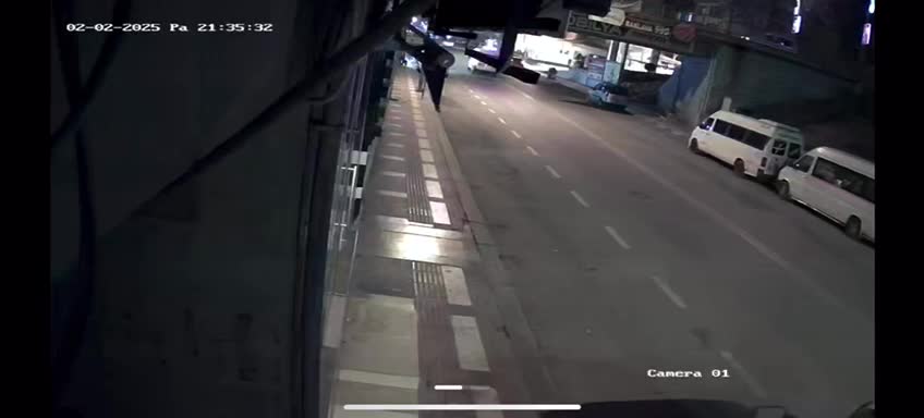 Şanlıurfa'da kontrolden çıkan kamyon çarptığı otomobille birlikte köprüden uçtu: 3 ölü, 22 yaralı