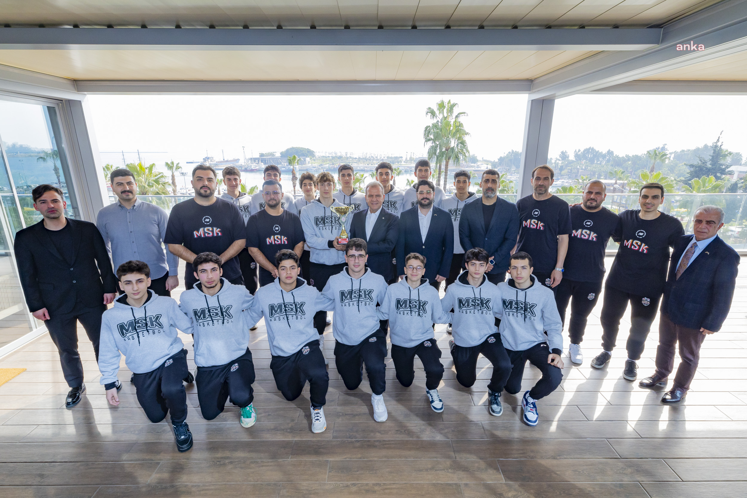 Mersin Büyükşehir Belediye Başkanı Seçer, il şampiyonu Mersin Spor Kulübü U16 Takımı'nı ağırladı