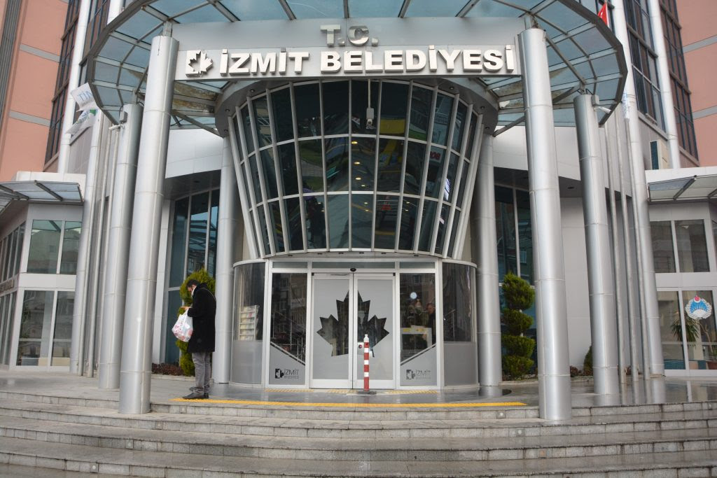 İZMİT BELEDİYESİ, SAĞLIK ÇALIŞANLARI İÇİN ÇAMAŞIRHANE AÇIYOR