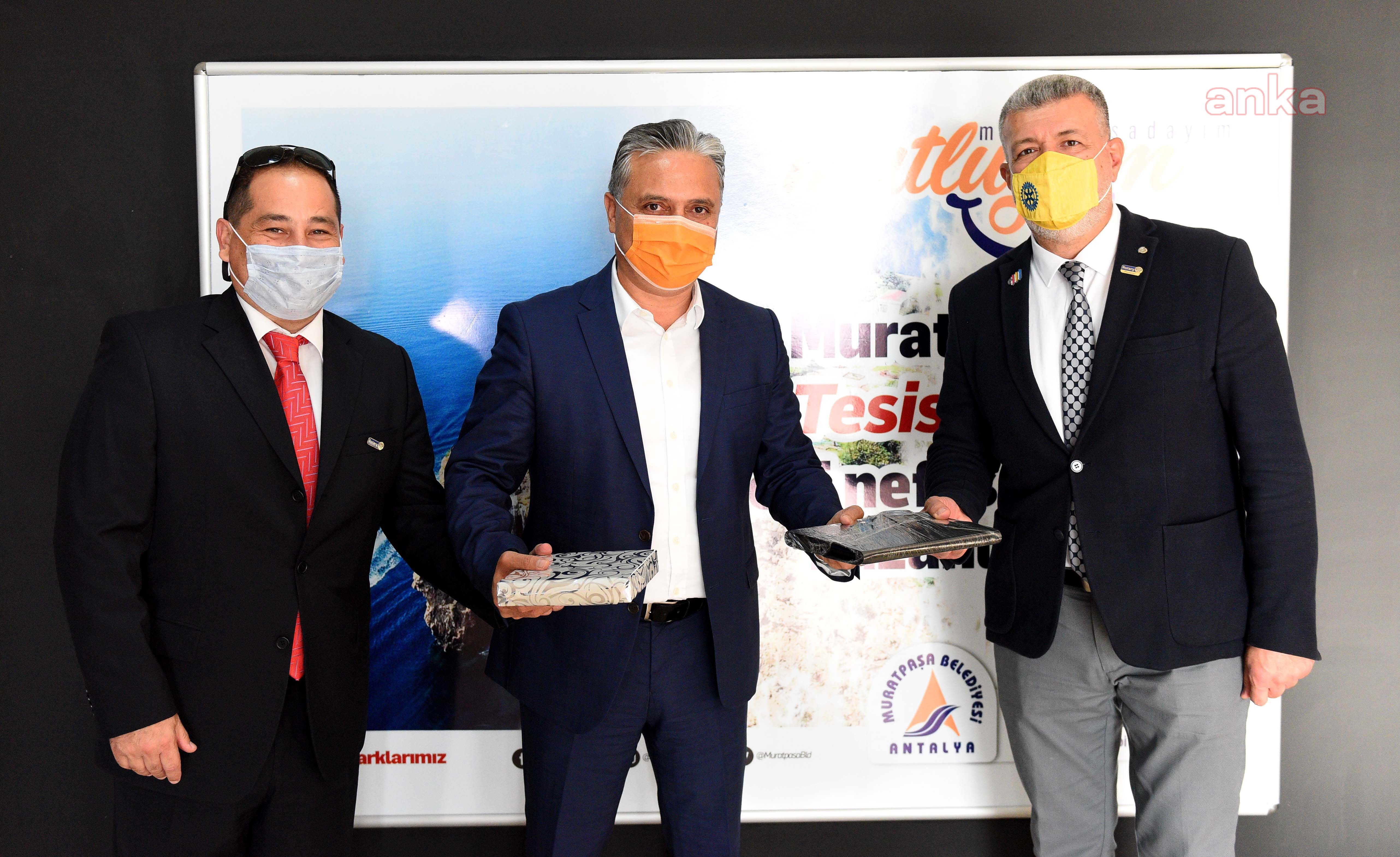 MURATPAŞA BELEDİYESİ'NİN TABLET KAMPANYASINA ROTARY KULÜPLERİNDEN DESTEK