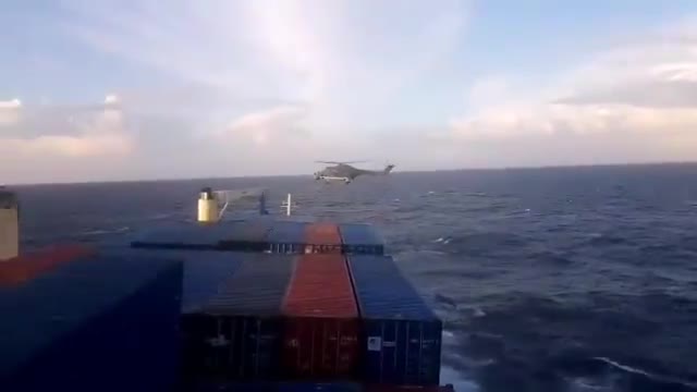 ALMANYA ASKERLERİ, LİBYA'YA MALZEMEYE YAŞIYAN TÜRK KARGO GEMİSİNİ DURDURARAK ARAMA YAPTI