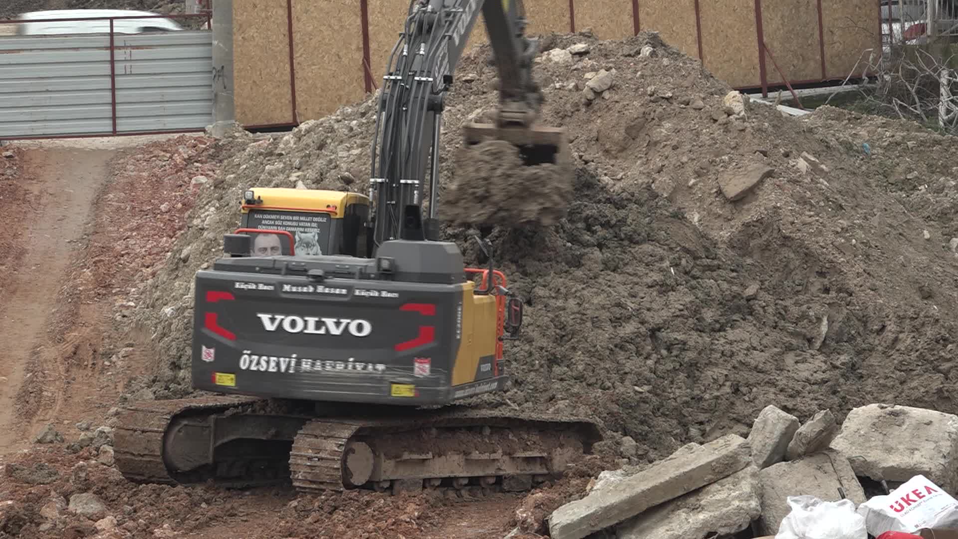 Karabağlar Dostluk Bulvarı’nda iki ayda yüzde 40 ilerleme sağlandı