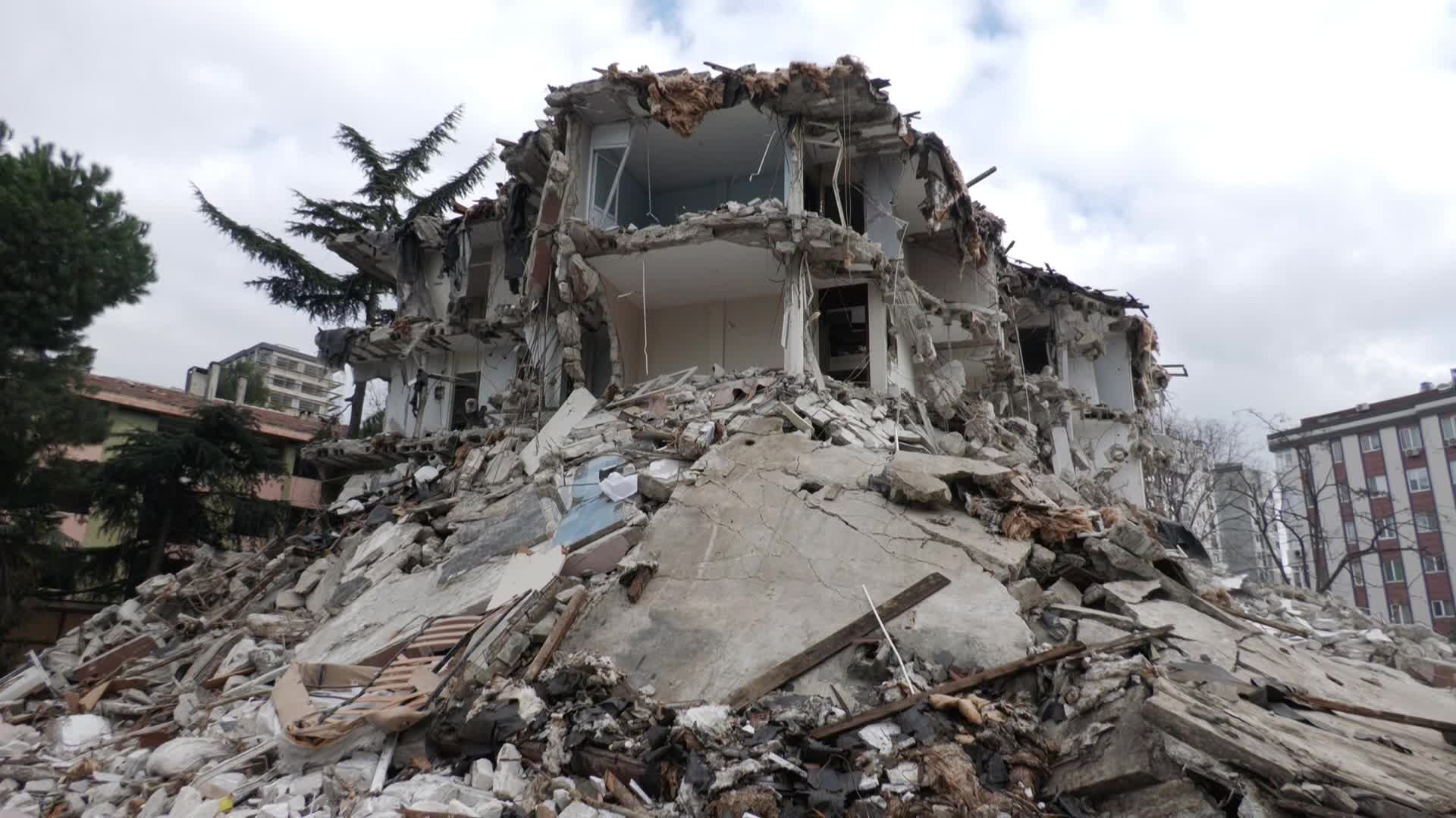 Kadıköy'de gerçeği aratmayan kapsamlı deprem tatbikatı