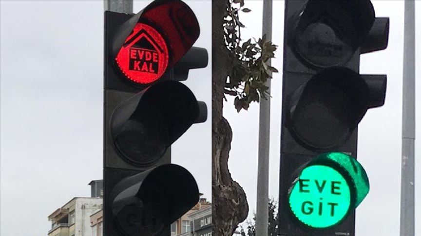 MUĞLA'DA KIRMIZI IŞIKTA 'EVDE KAL' YEŞİL IŞIKTA EVE GİT' ÇAĞRISI