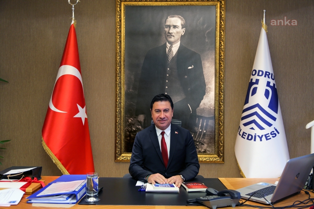 BODRUM BELEDİYE BAŞKANI ARAS: ÖĞRETMENLER BİLİMİN VE AYDINLIK GELECEĞİN MİMARIDIR"