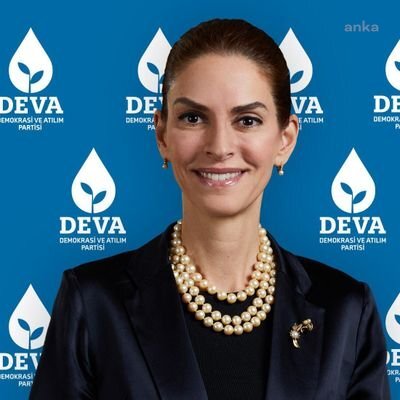 DEVA PARTİLİ DERELİ: "ÖĞRETMEN AÇIĞI BÜYÜRKEN YARIM MİLYON ÖĞRETMEN ATAMA BEKLİYOR"