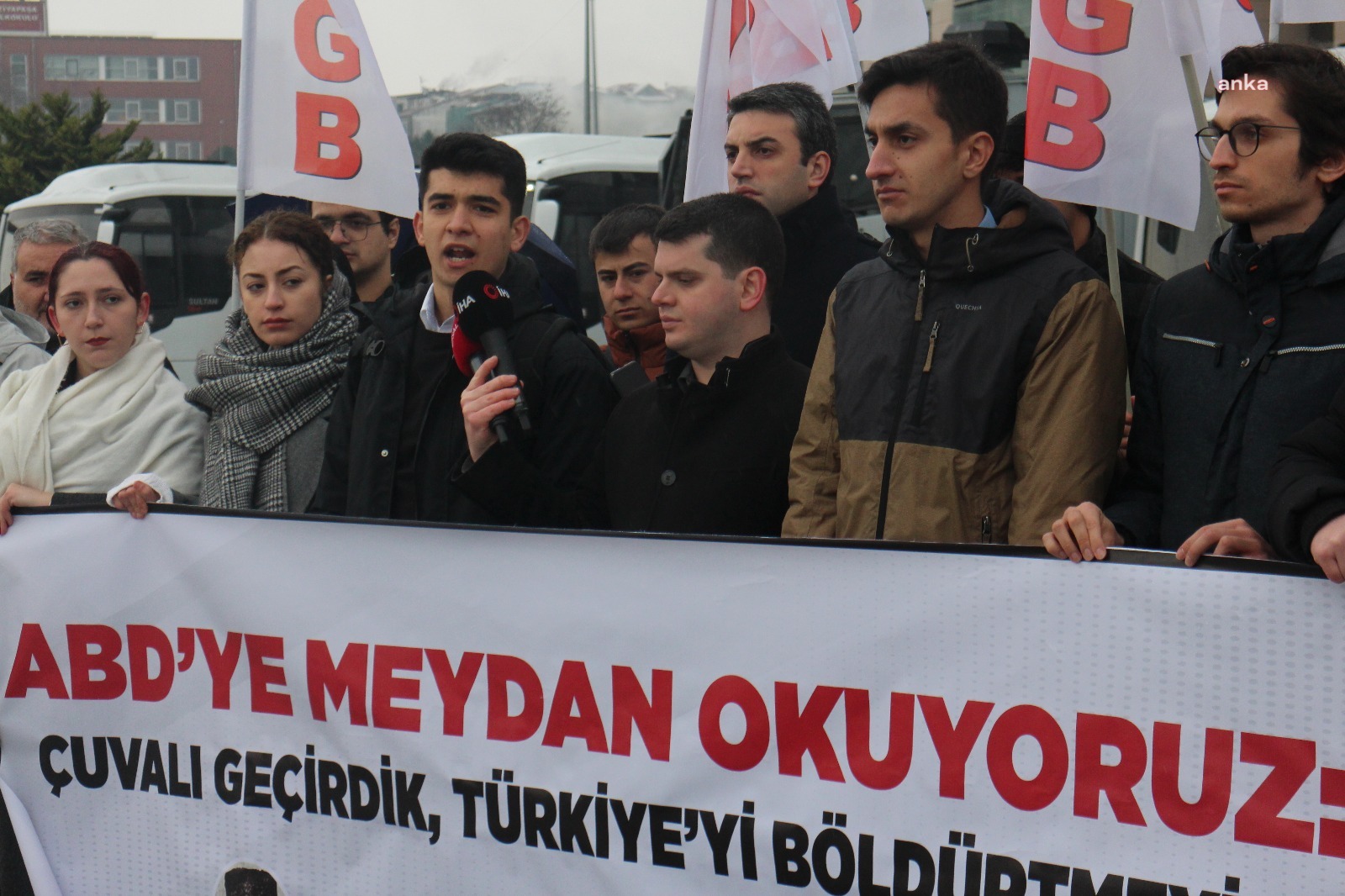 ABD'li askerlerin başına çuval geçirme eylemi nedeniyle TGB üyelerine 1 yıl 1 ay hapis cezası