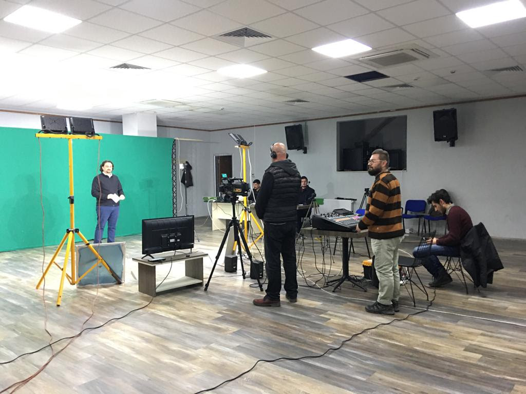 İZMİT'İN TİYATRO DÜNYASI, GÜLÜMSE TV'DE BULUŞTU