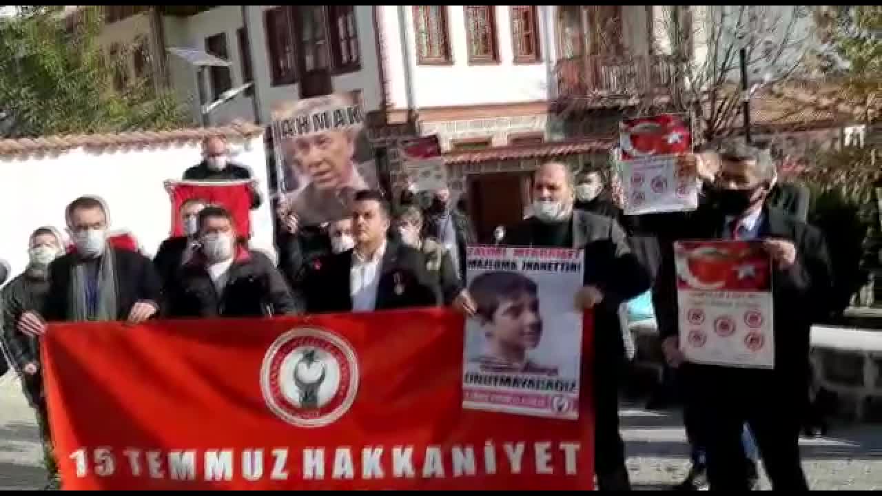 ESKİ TBMM BAŞKANI ARINÇ, OFİSİ ÖNÜNDE PROTESTO EDİLDİ
