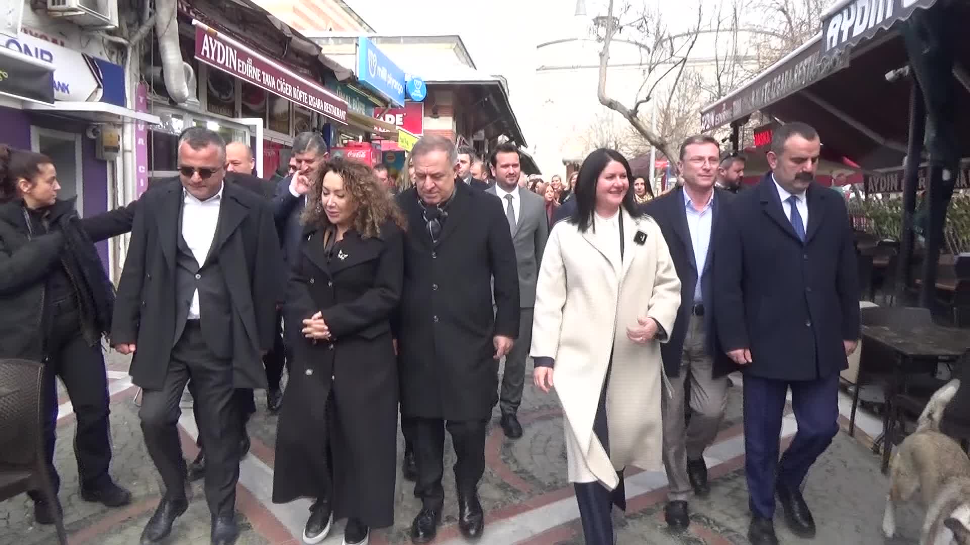 Gökan Zeybek: “Bu iktidar bir tek Cumhuriyet altınını almaya yetmeyen asgari ücrete milleti mahkum etmiştir”