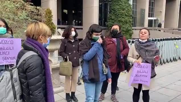 PROF.DR HASAN BİLGİLİ'NİN YARGILANDIĞI CİNSEL SALDIRI DAVASINDA KADINLAR PROTESTO EYLEMİ YAPTI