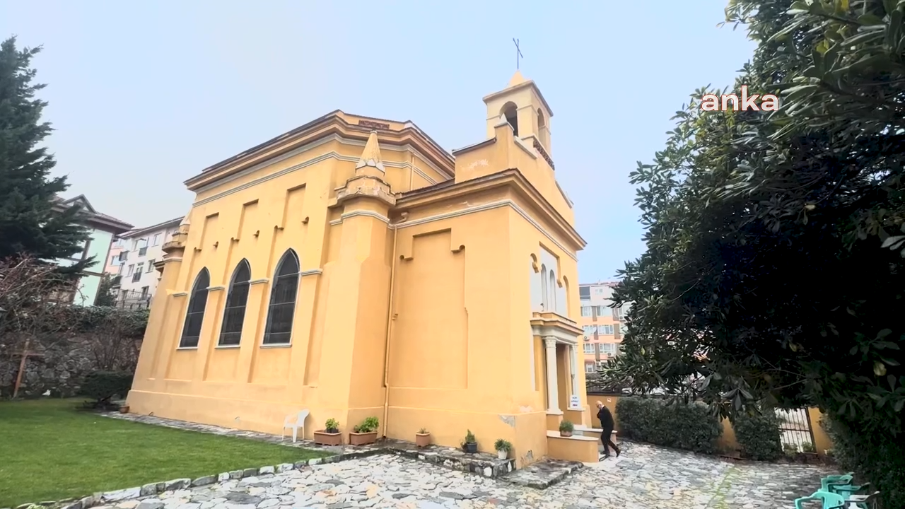 Depreme dayanıksız olduğu gerekçesiyle tahliyesi istenen Bursa Fransız Kilisesi’nde son kez ibadet yapıldı