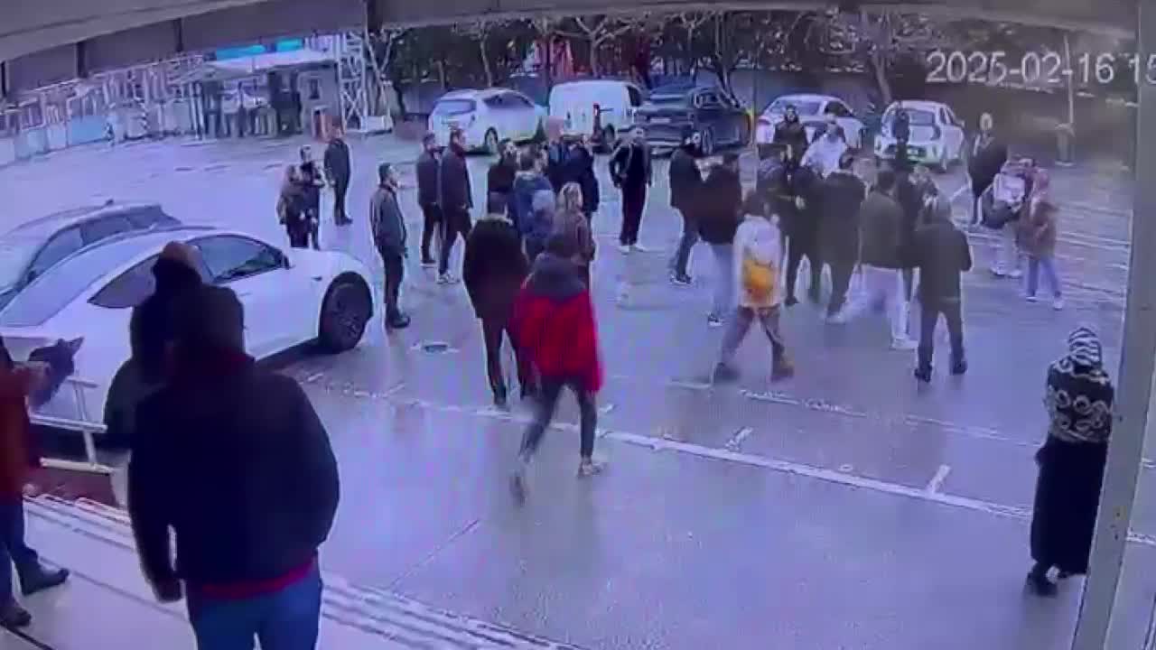 Site kavgasında 3 kişiyi silahla yaralayan şüpheli gözaltına alındı