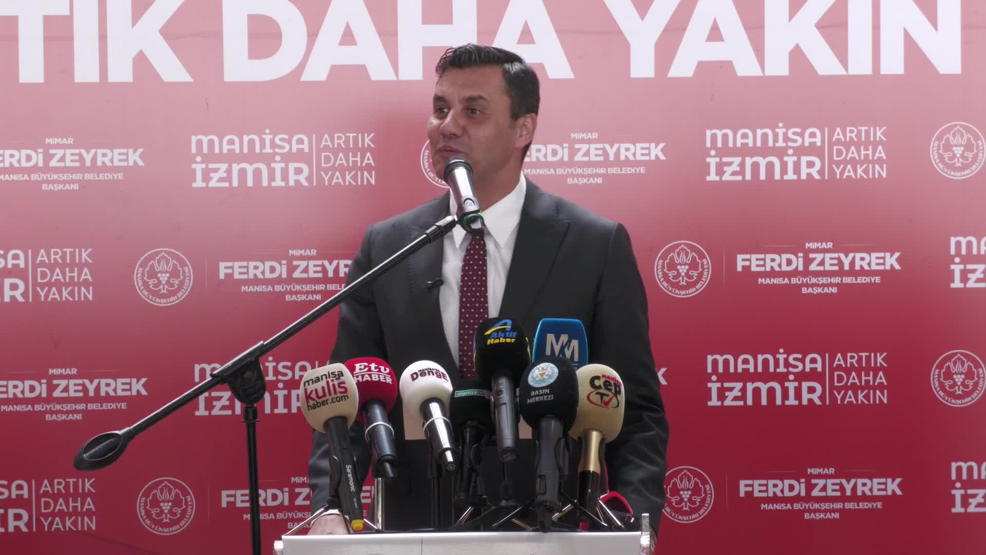 Manisa-İzmir arası ulaşım ücretine indirim müjdesi... Manisa Büyükşehir Belediye Başkanı Zeyrek: "Bugün sabahtan itibaren Manisa-İzmir arası 100 TL'ye, öğrencimize ise 80 TL’ye hizmet verilmeye başlandı"