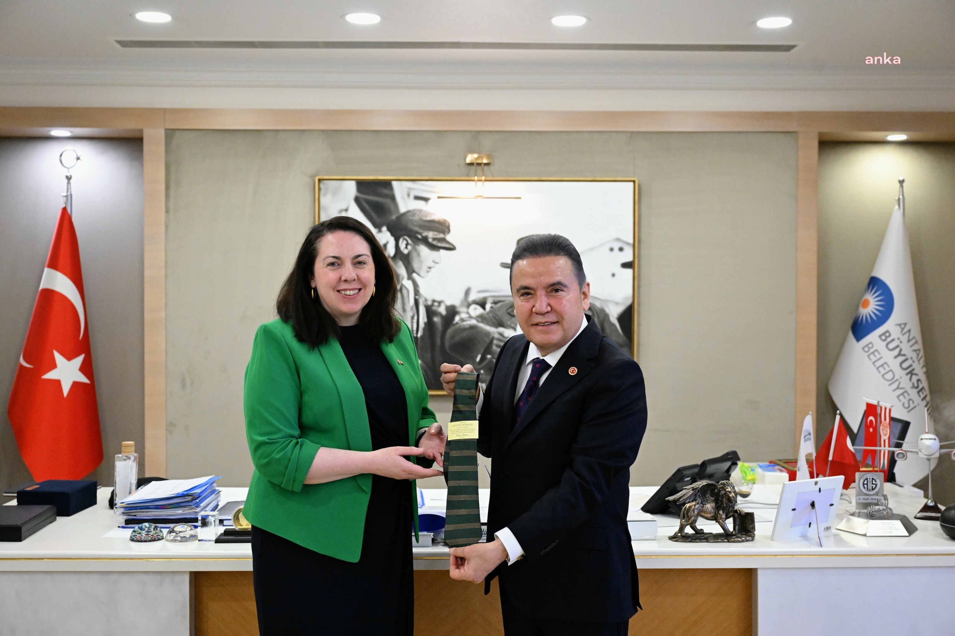 Antalya Büyükşehir Belediye Başkanı Böcek, İrlanda'nın Ankara Büyükelçisi Brosnan'ı ağırladı