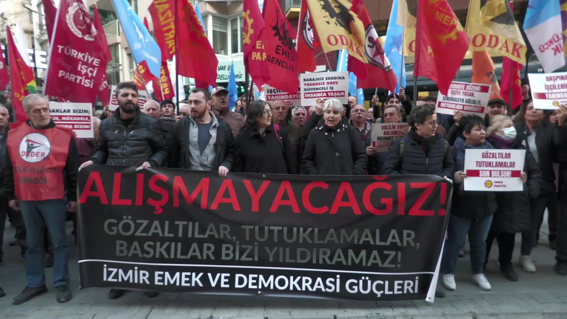 İzmir Emek ve Demokrasi Güçleri’nden gözaltılara ve baskılara tepki