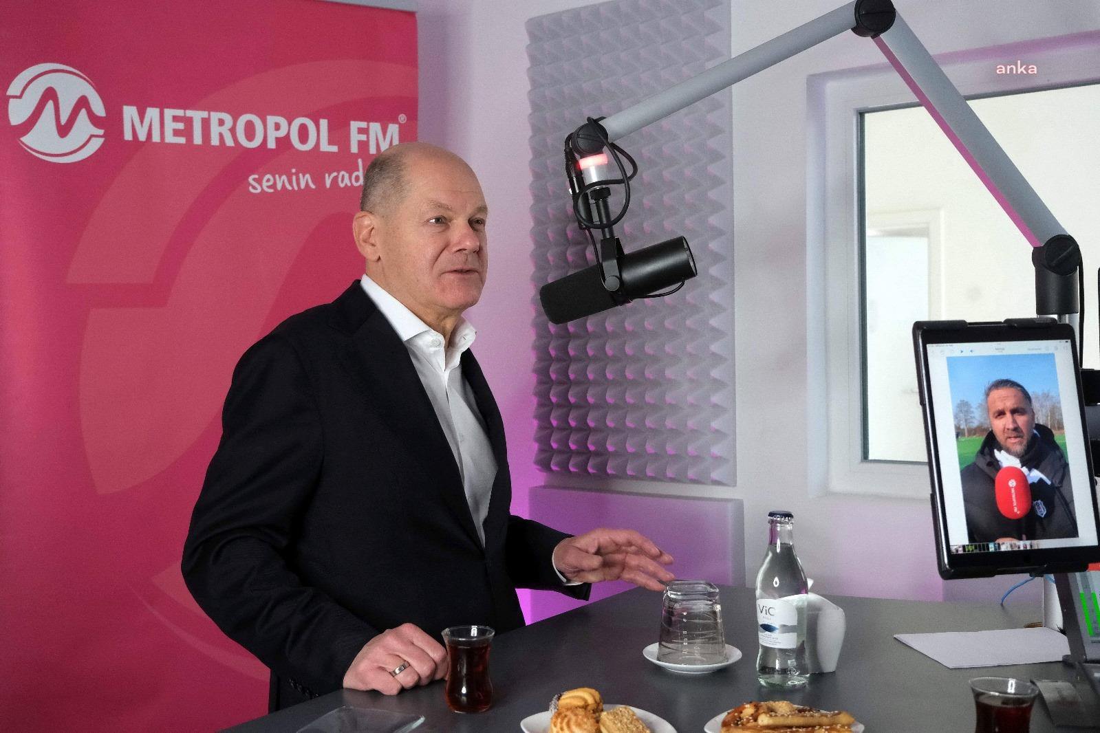 Almanya Başbakanı Olaf Scholz, Almanya'da Türkçe yayın yapan bir radyoya konuk oldu