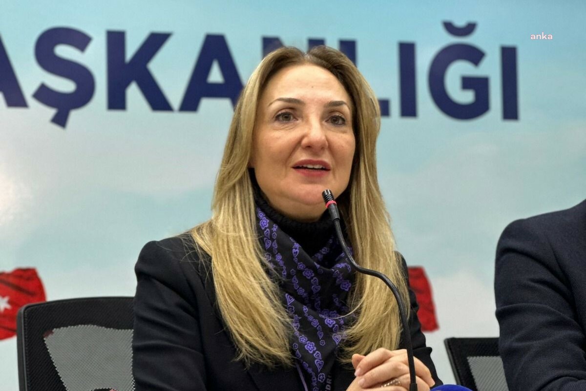 CHP Genel Başkan Yardımcısı Nazlıaka: Aileyi afişle değil, sosyal adaletle, eğitim ve sağlığa ücretsiz erişimle koruyun
