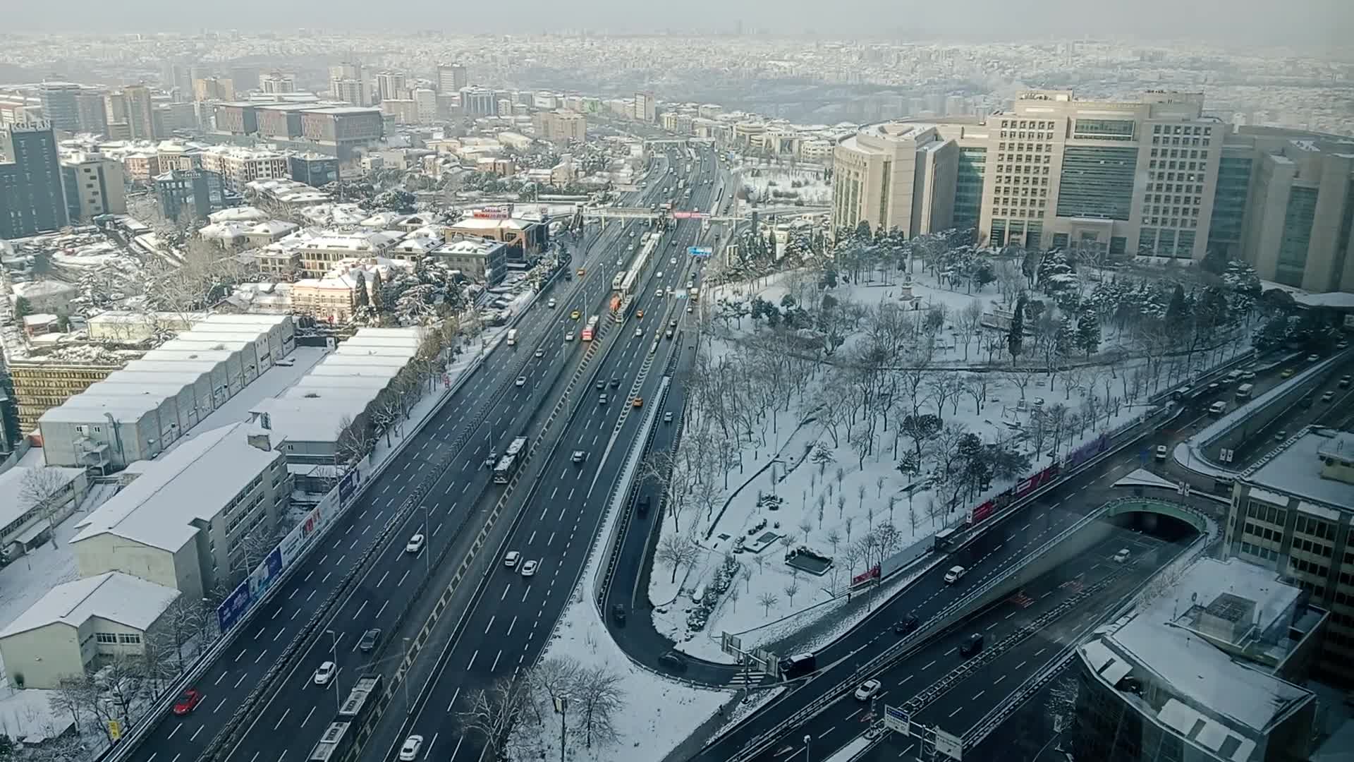 İstanbul'da trafik bu sabah yüzde 20'lere indi