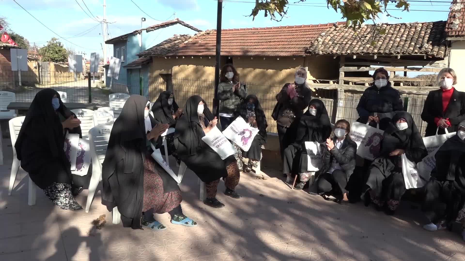 MADENE DİRENEN KİRAZLIYAYLALI KADINLARDAN 'KADINA KARŞI ŞİDDET EYLEMİ'