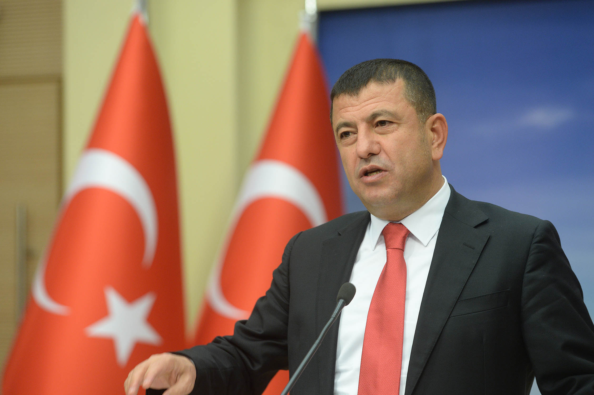 AĞBABA: ‘ŞEKER FABRİKALARI KAMULAŞTIRILMALIDIR’